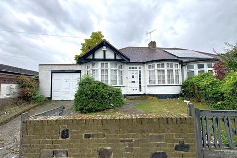 3 bedroom semi-detached bungalow for sale, Peaketon Avenue, Redbridge