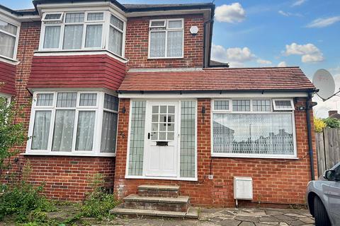 4 bedroom semi-detached house to rent, Crowshott Avenue, Stanmore HA7