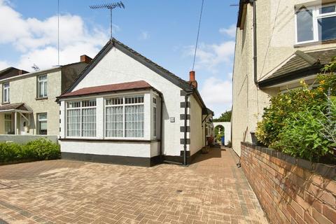 2 bedroom bungalow for sale, Crescent Avenue, Grays