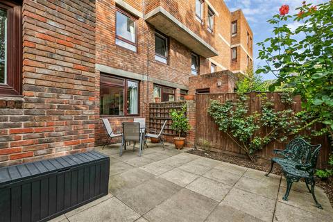 2 bedroom house for sale, Colet Gardens, St Pauls Court, London, W14