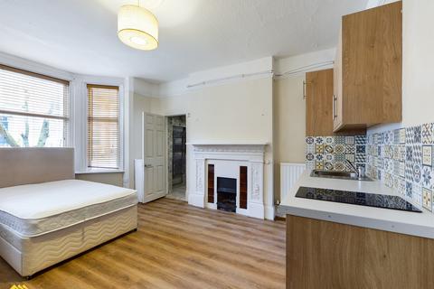 1 bedroom in a house share to rent, Middleton Road, Banbury OX16
