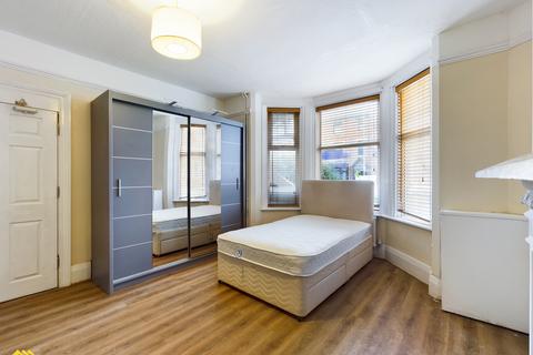 1 bedroom in a house share to rent, Middleton Road, Banbury OX16
