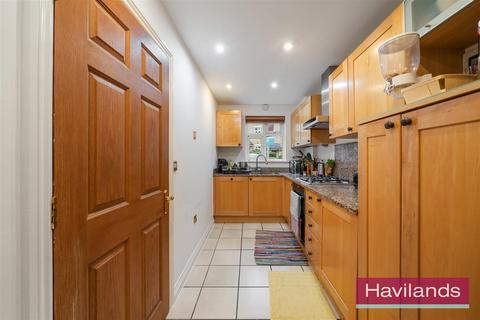 25 The Rye, London, N14 4LX