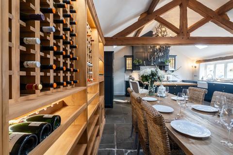 Castle Hill Barn Castle Hill, Holmesfield, Dronfield, S18 7WQ
