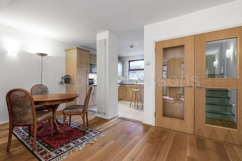 3 bedroom townhouse for sale, Wapping Wall, London, E1W