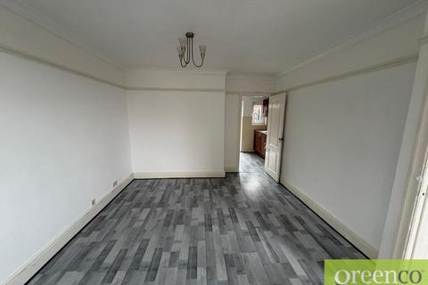 2 bedroom terraced house to rent, Lewis Street, Salford M30