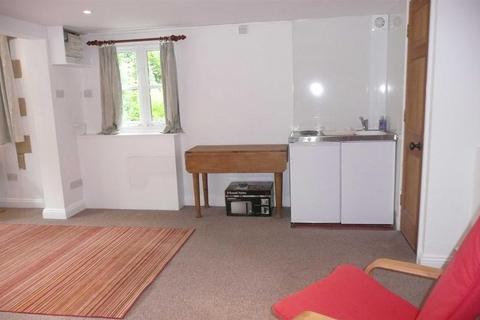 Studio to rent, New Banks Fee, Longborough