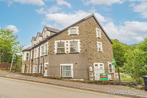 2 bedroom flat for sale, The Square, Aberbeeg, NP13