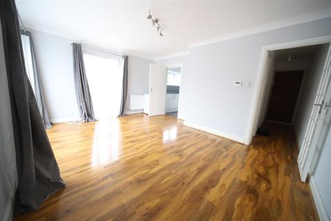 Studio to rent, Avalon Close, Enfield