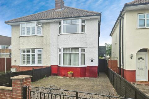 3 bedroom semi-detached house to rent, Boxalls Lane, Aldershot