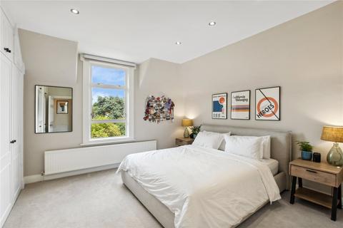 Flat 5, 3 Thurleigh Road, London, SW12 8UB