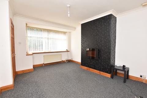 2 bedroom end of terrace house for sale, Henshaw Lane, Yeadon, Leeds, West Yorkshire