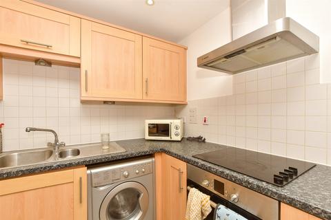 1 bedroom ground floor flat for sale, Goodworth Road, Redhill, Surrey