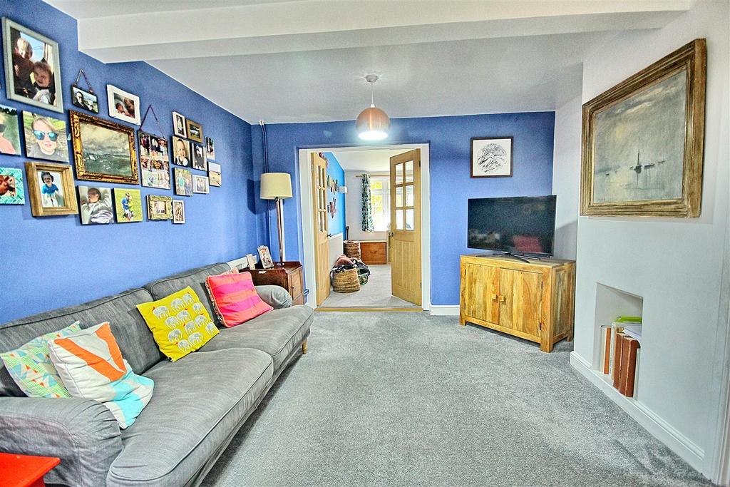 Sitting/family room