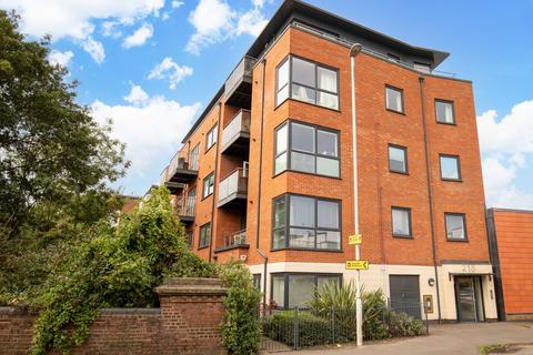 2 bedroom flat for sale, London Road, East Grinstead RH19