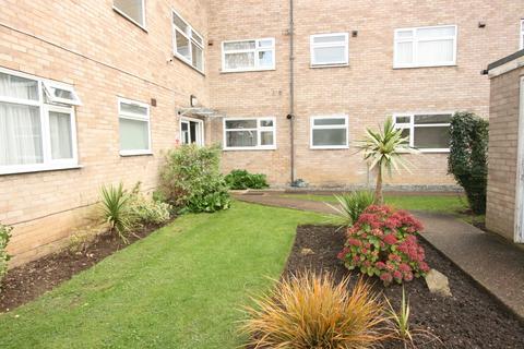 2 bedroom ground floor flat to rent, Sudbury Hill HA1