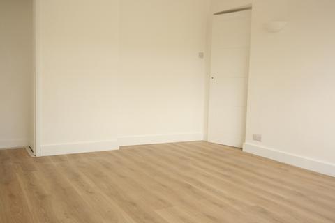 2 bedroom ground floor flat to rent, Sudbury Hill HA1