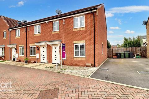 3 bedroom end of terrace house for sale, Parry Close, Peterborough