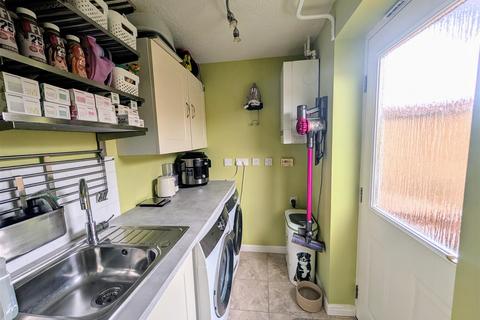 10 Adwalton Close, Newark, NG24 2GT