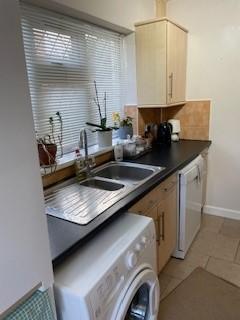 2 bedroom bungalow to rent, Lowcroft Drive, Oadby, Leicester, LE2
