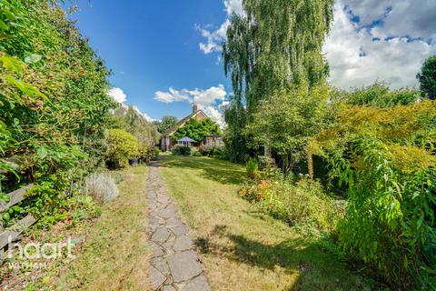 3 bedroom detached house for sale, Maldon Road, Kelvedon