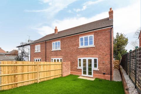 2 bedroom end of terrace house for sale, Newbury,  Berkshire,  RG14