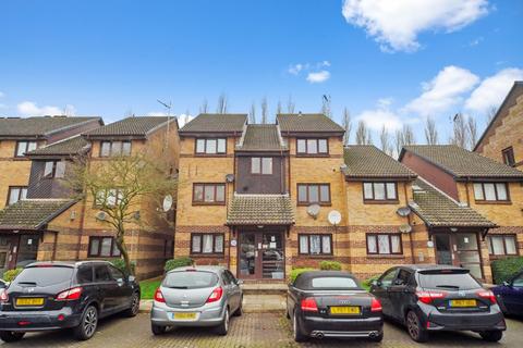 1 bedroom flat for sale, Harp Island Close, London NW10