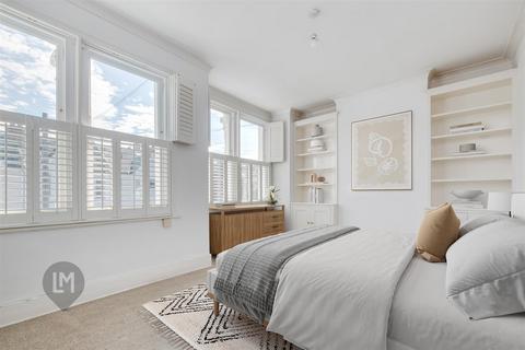 3 bedroom maisonette to rent, Brookwood Road, London