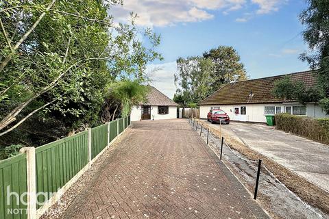 2 bedroom bungalow for sale, Averton Square, Nottingham