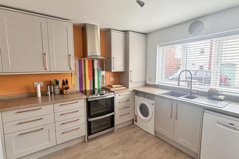 2d Cherry Orchard, Wellesbourne, Warwick, CV35 9NB