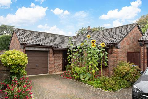 3 bedroom detached bungalow for sale, Sunnyhill Close, Crawley RH10