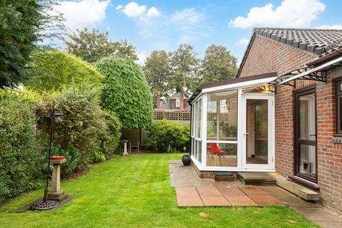 3 bedroom detached bungalow for sale, Sunnyhill Close, Crawley RH10