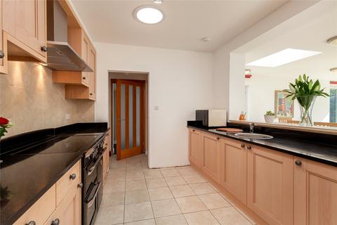 11 Cammo Gardens, Edinburgh, EH4 8EJ