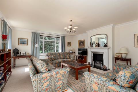 11 Cammo Gardens, Edinburgh, EH4 8EJ