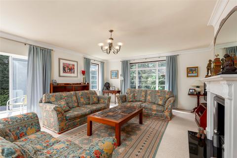 11 Cammo Gardens, Edinburgh, EH4 8EJ