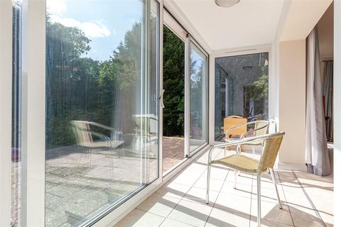 11 Cammo Gardens, Edinburgh, EH4 8EJ
