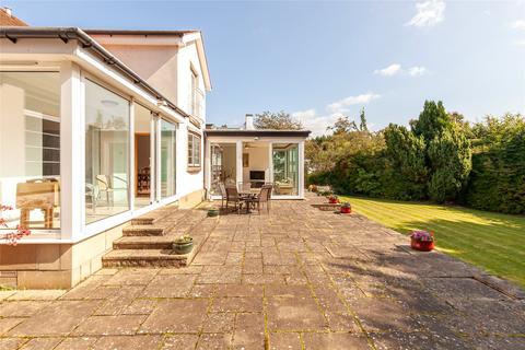 11 Cammo Gardens, Edinburgh, EH4 8EJ