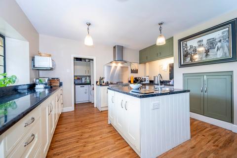 6 bedroom detached house for sale, Moore Road, Bourton On The Water, GL54