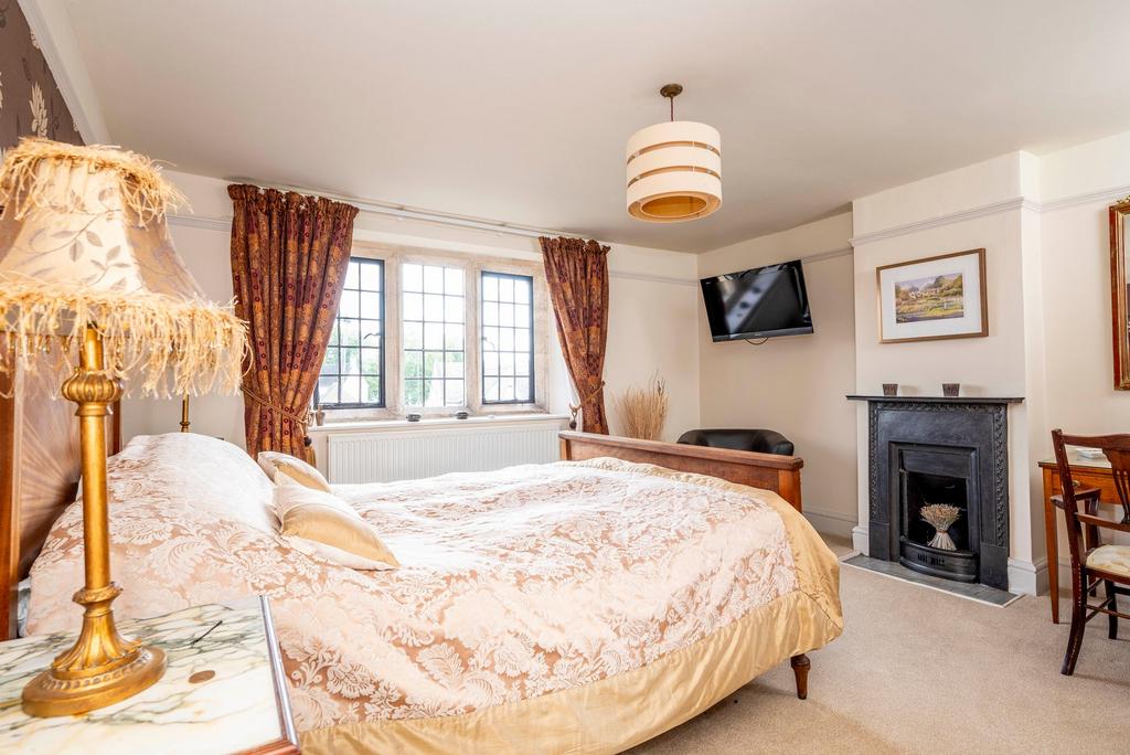 Main House   Bedroom