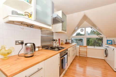 2 bedroom flat for sale, Fairfield Road, East Grinstead, West Sussex