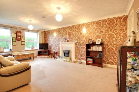 2 bedroom flat for sale, Beverley Road, Willerby, Hull