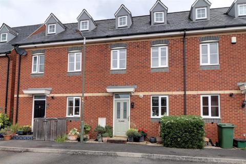 4 bedroom terraced house for sale, Palmers Court, Stonehouse