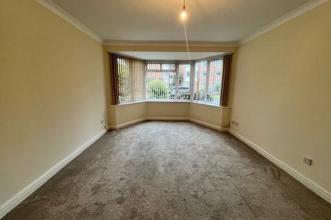 2 bedroom flat to rent, Grange Road, Solihull B91