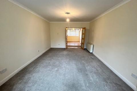 2 bedroom flat to rent, Grange Road, Solihull B91