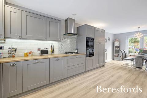 22 Connaught Way, Billericay, CM12 0UN