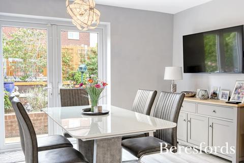 22 Connaught Way, Billericay, CM12 0UN