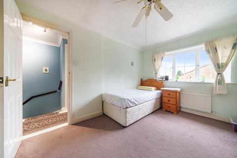 3 bedroom semi-detached house to rent, Windsor,  Berkshire,  SL4