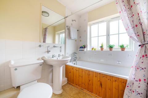 3 bedroom semi-detached house to rent, Windsor,  Berkshire,  SL4