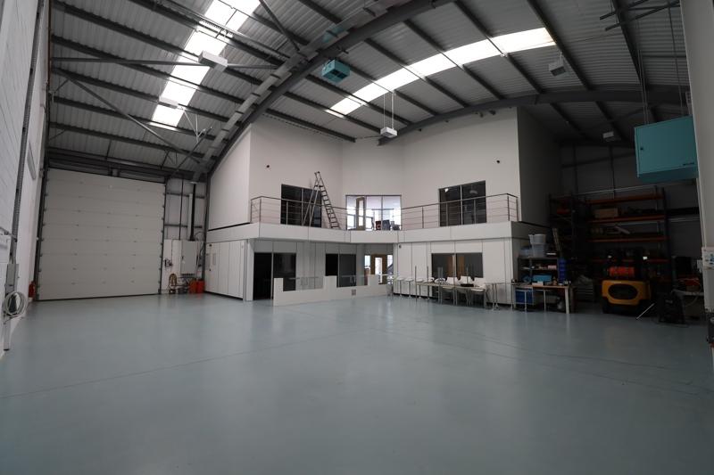Maple Drive, Hinckley... Industrial unit to rent £4,000 pcm (£923 pw)