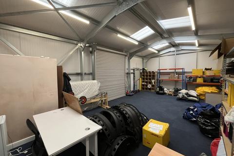 Industrial unit to rent, New Street, Lutterworth, Leicestershire, LE17 4PJ